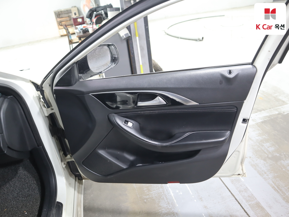 Infiniti Q30 - 31