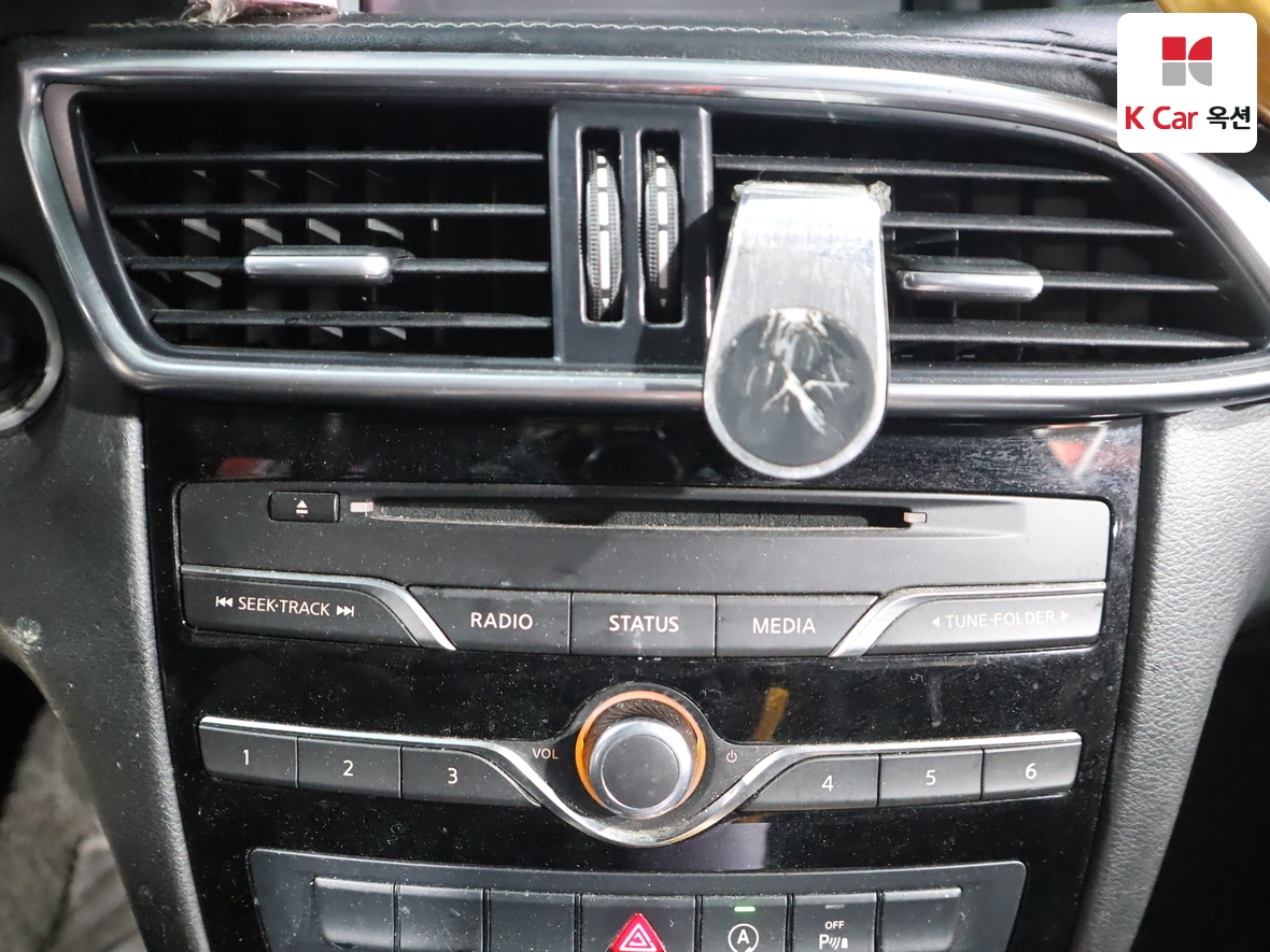 Infiniti Q30 - 15
