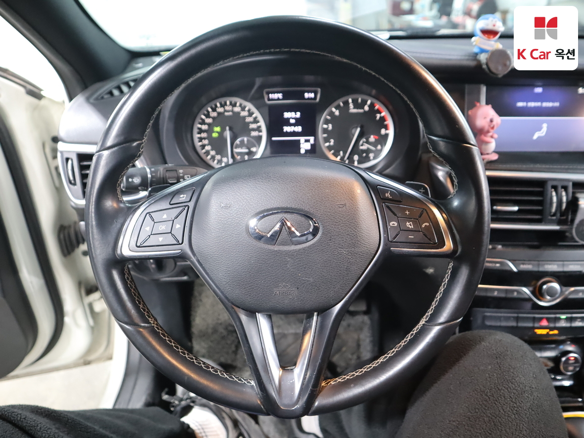Infiniti Q30 - 10