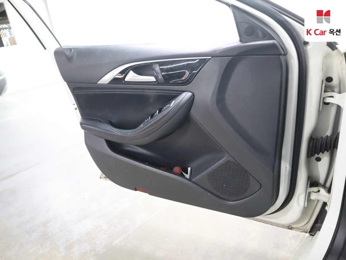 Infiniti Q30 - 8