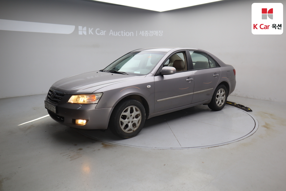 Hyundai Sonata - 1