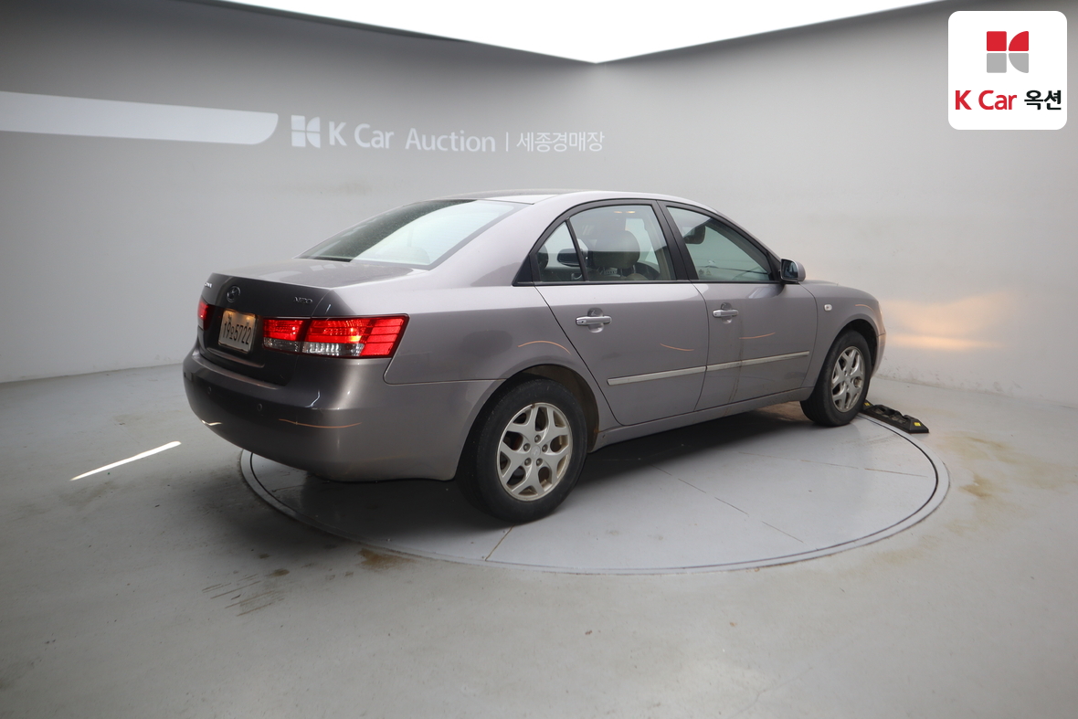 Hyundai Sonata - 2
