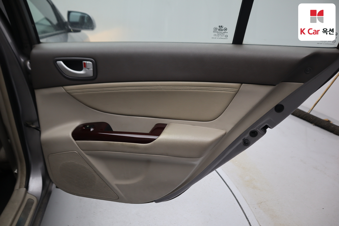 Hyundai Sonata - 24