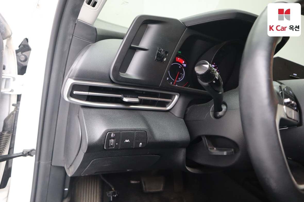 Hyundai Elantra 2021 - Image 9