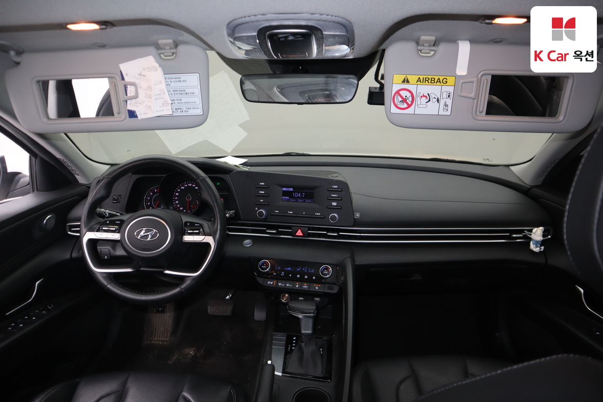 Hyundai Elantra 2021 - Image 3