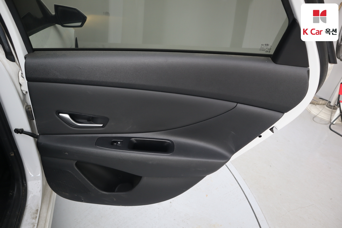 Hyundai Elantra 2021 - Image 24