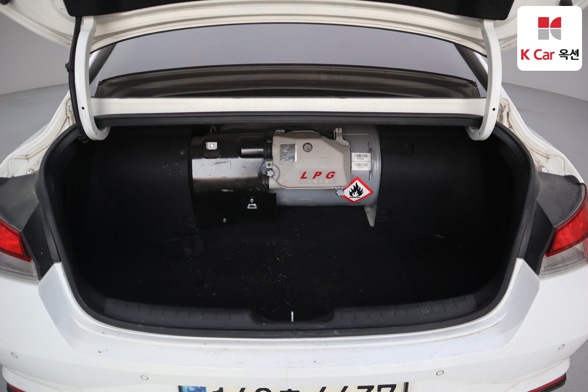 Hyundai Elantra 2021 - Image 23