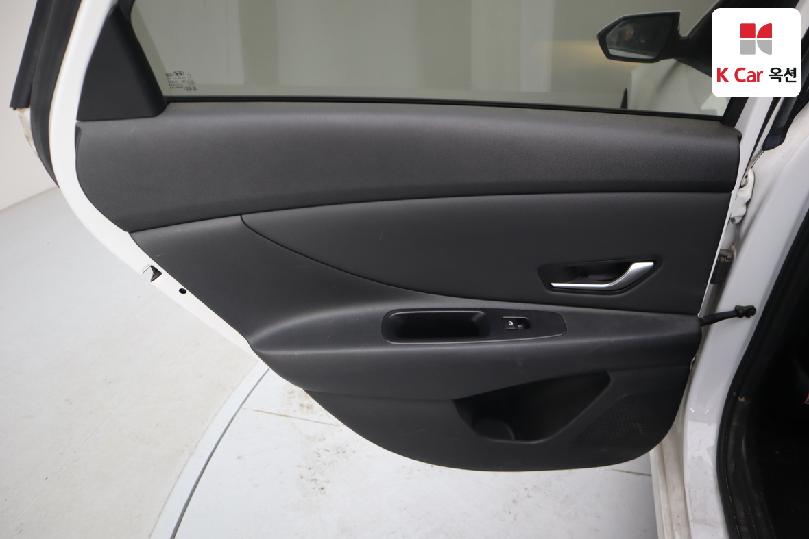 Hyundai Elantra 2021 - Image 20