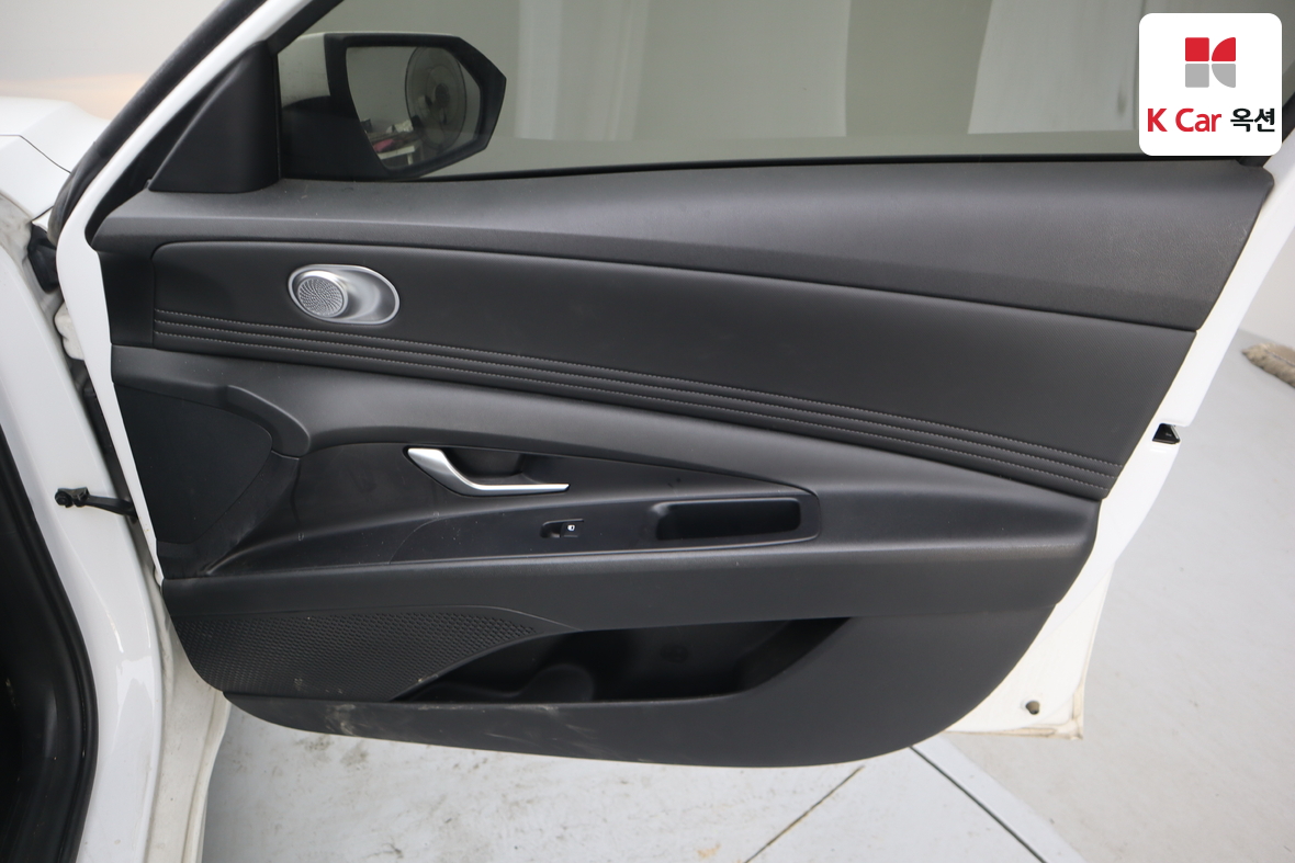 Hyundai Elantra 2021 - Image 26