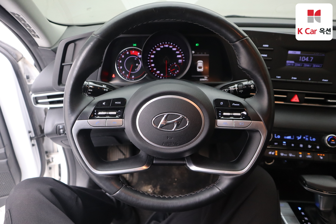 Hyundai Elantra 2021 - Image 10