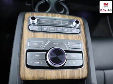 2022 - kia k9