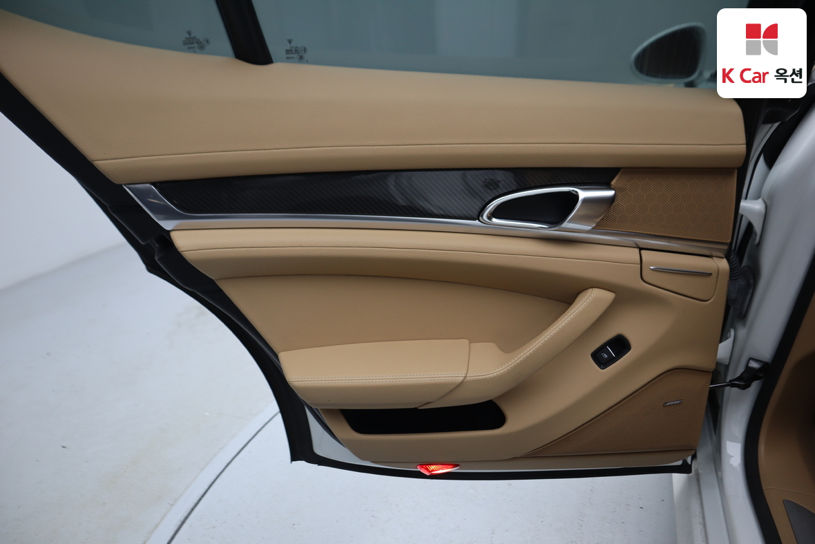 Porsche Panamera - 23