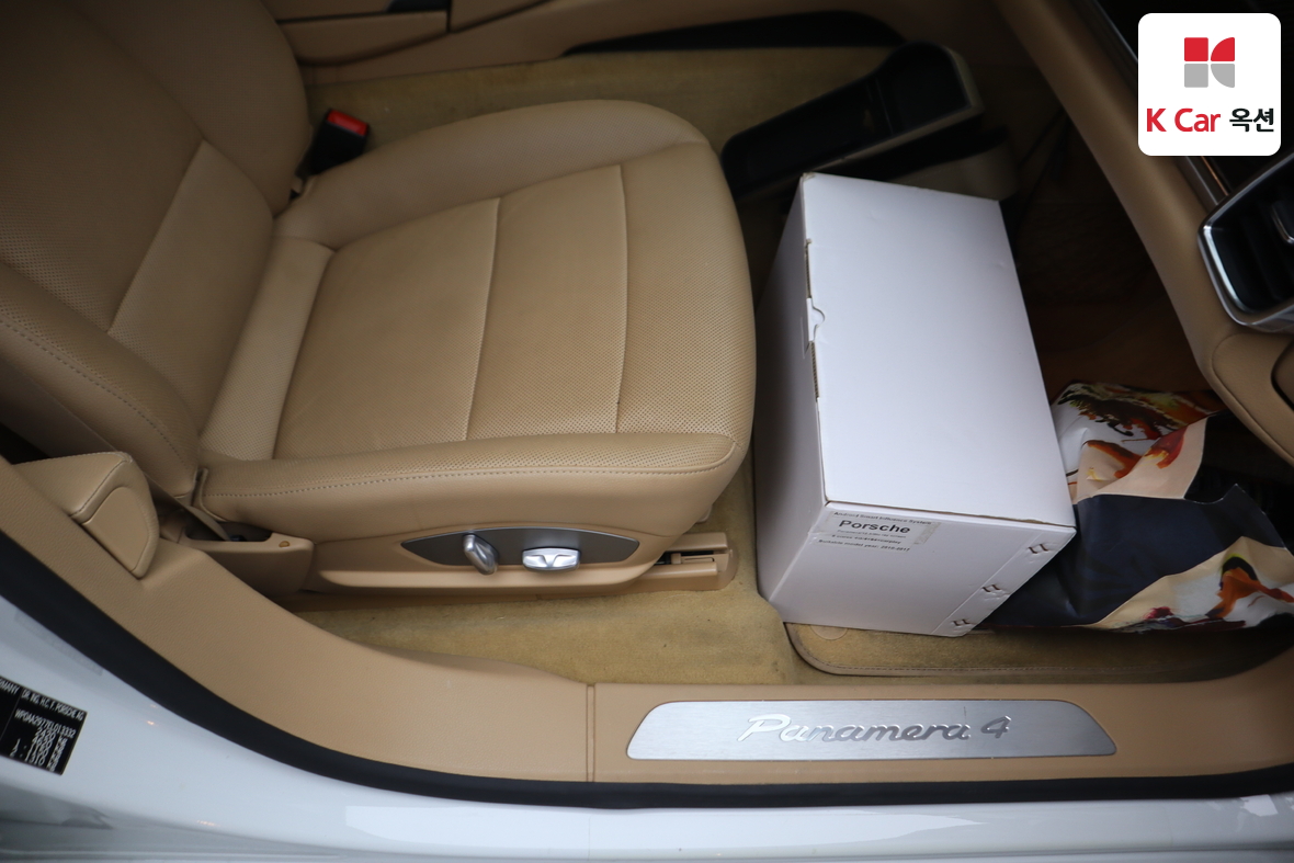 Porsche Panamera - 33