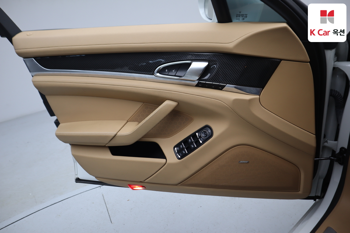 Porsche Panamera - 8