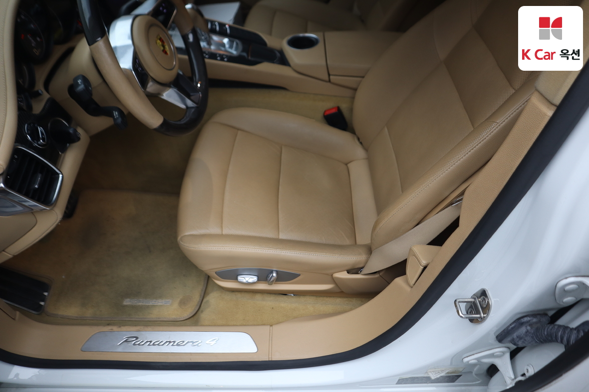 Porsche Panamera - 19