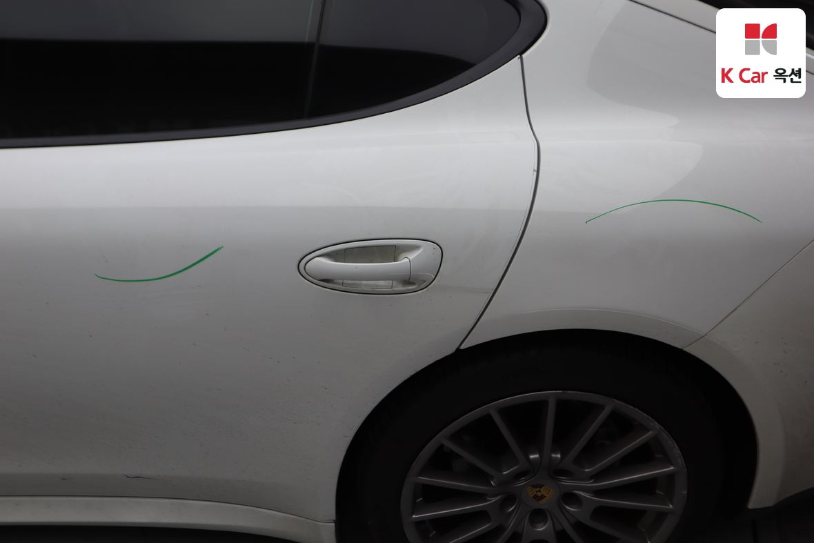Porsche Panamera - 43