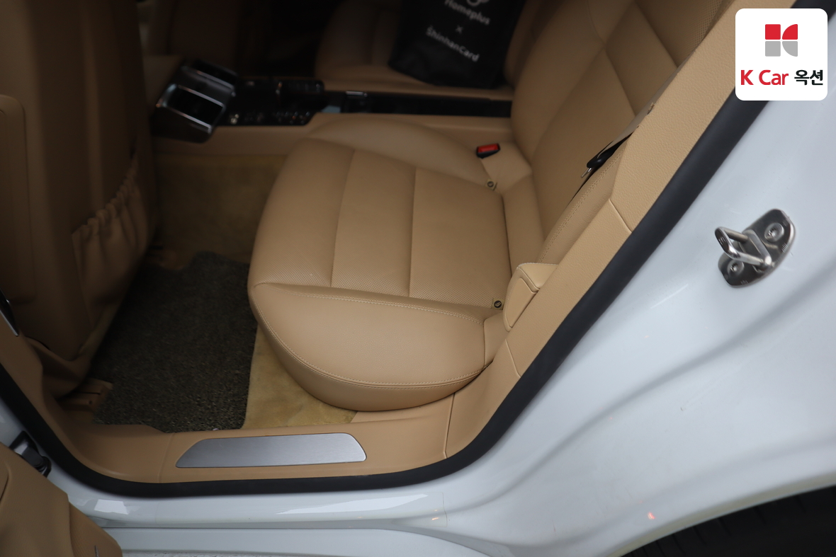 Porsche Panamera - 24