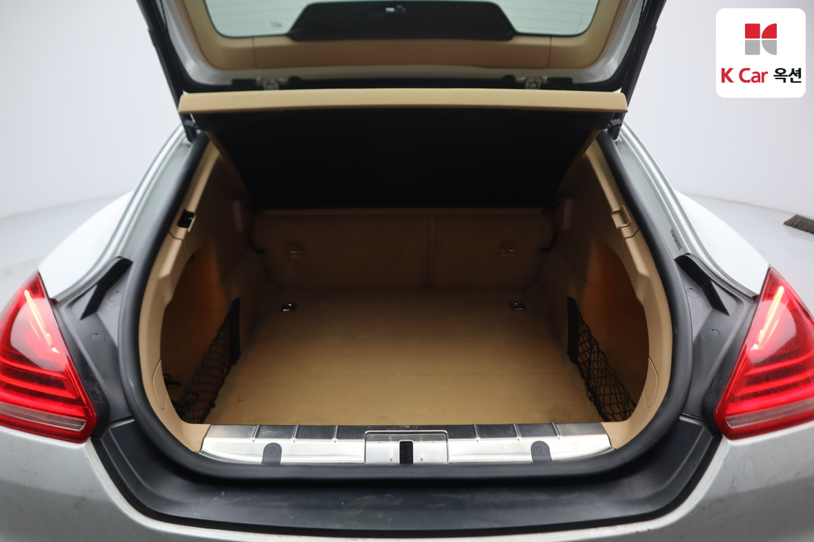 Porsche Panamera - 27
