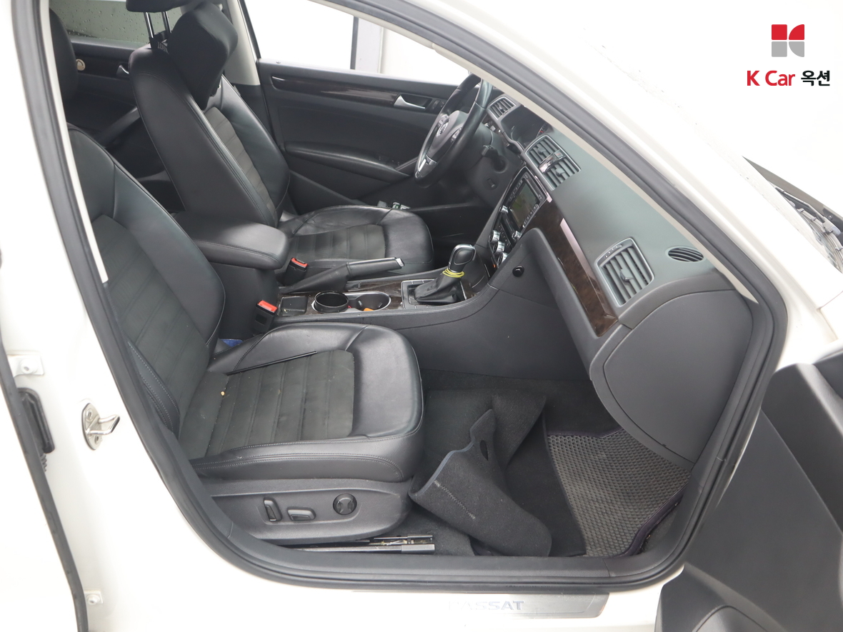 Volkswagen Passat - 33