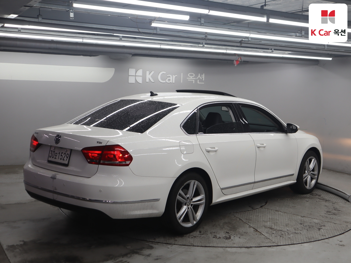Volkswagen Passat - 2
