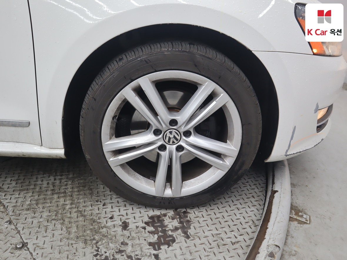 Volkswagen Passat - 53
