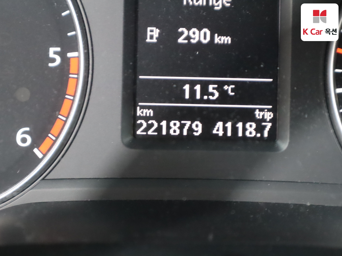 Volkswagen Passat - 4
