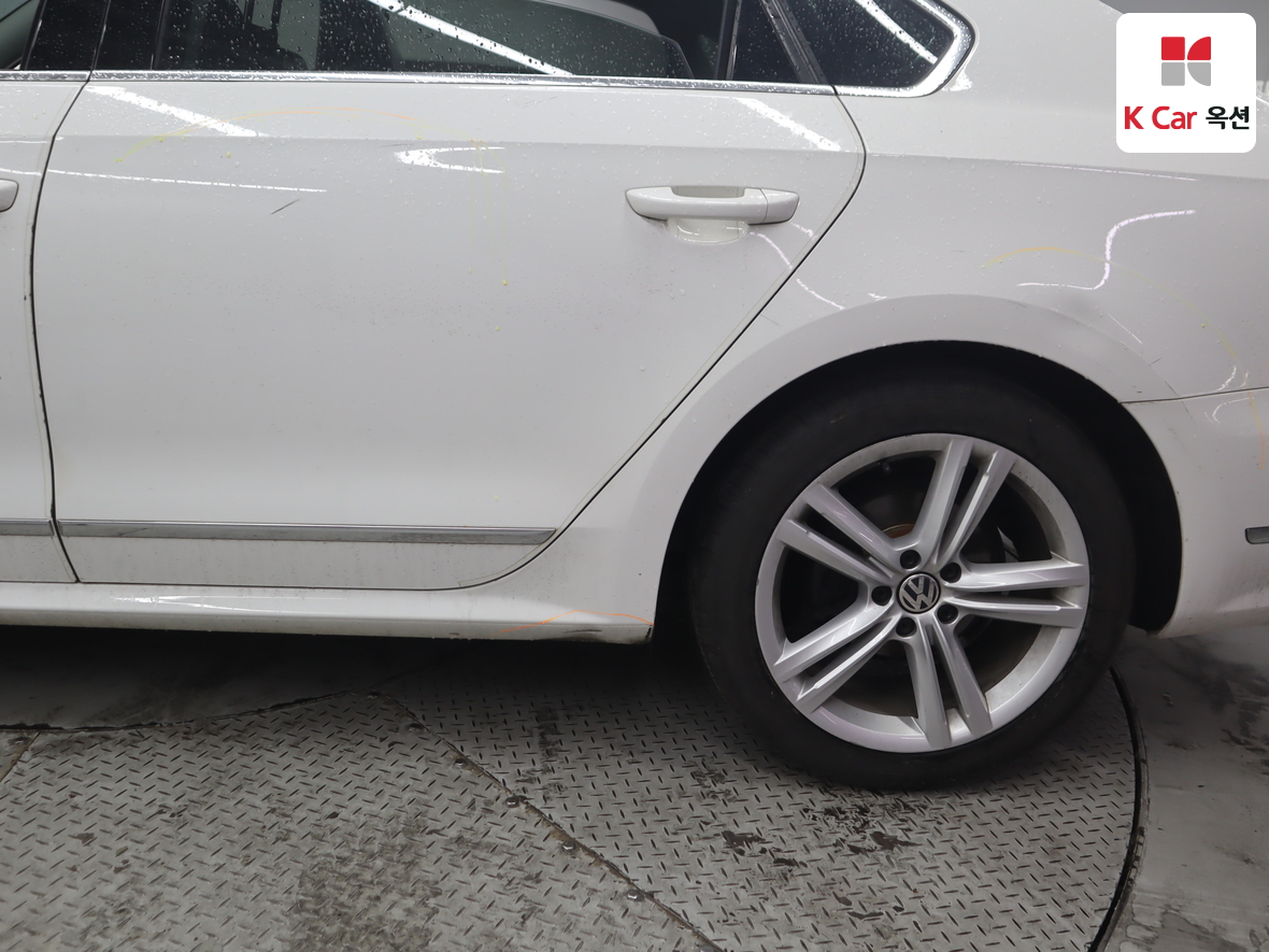 Volkswagen Passat - 48