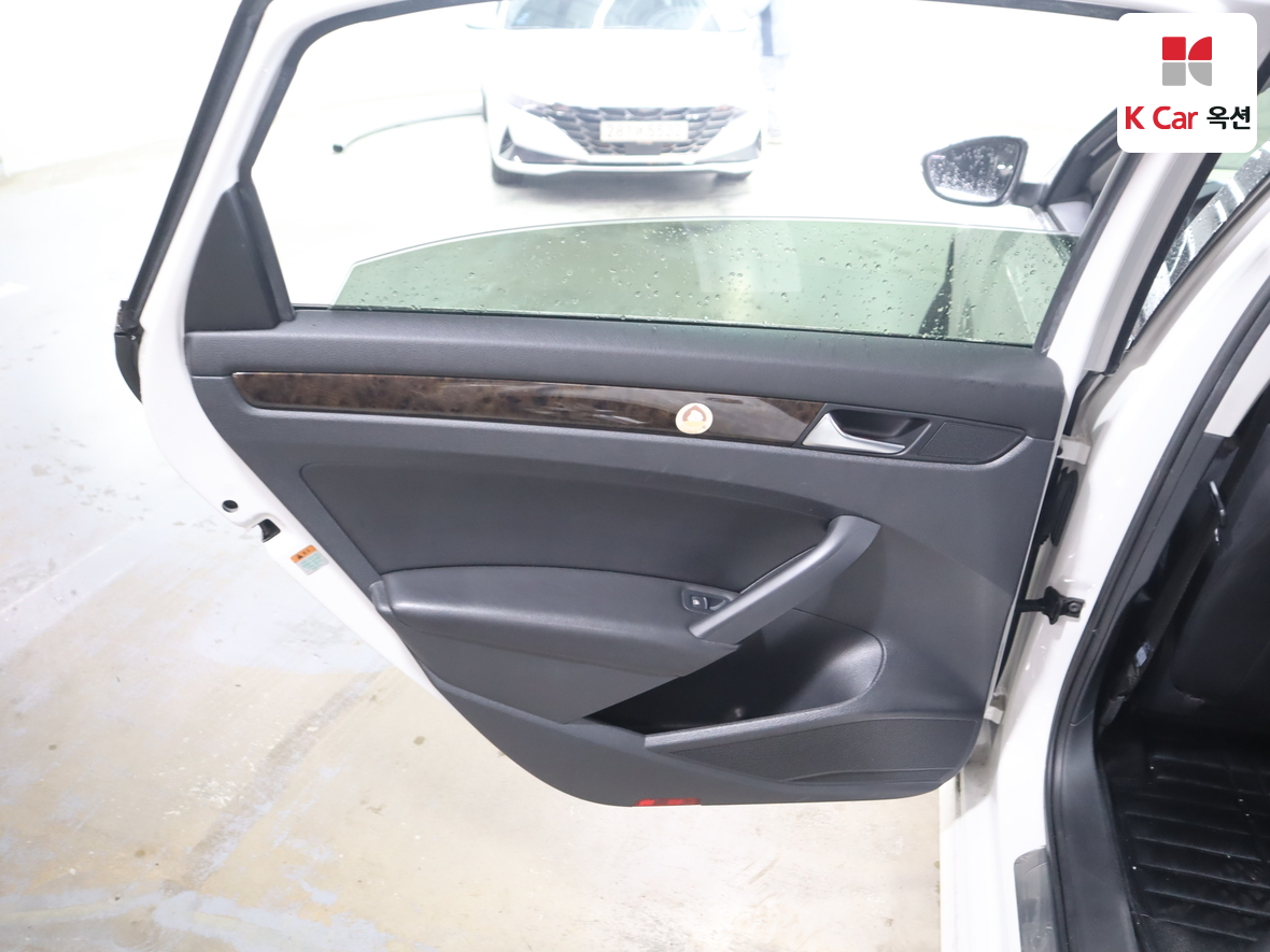 Volkswagen Passat - 26
