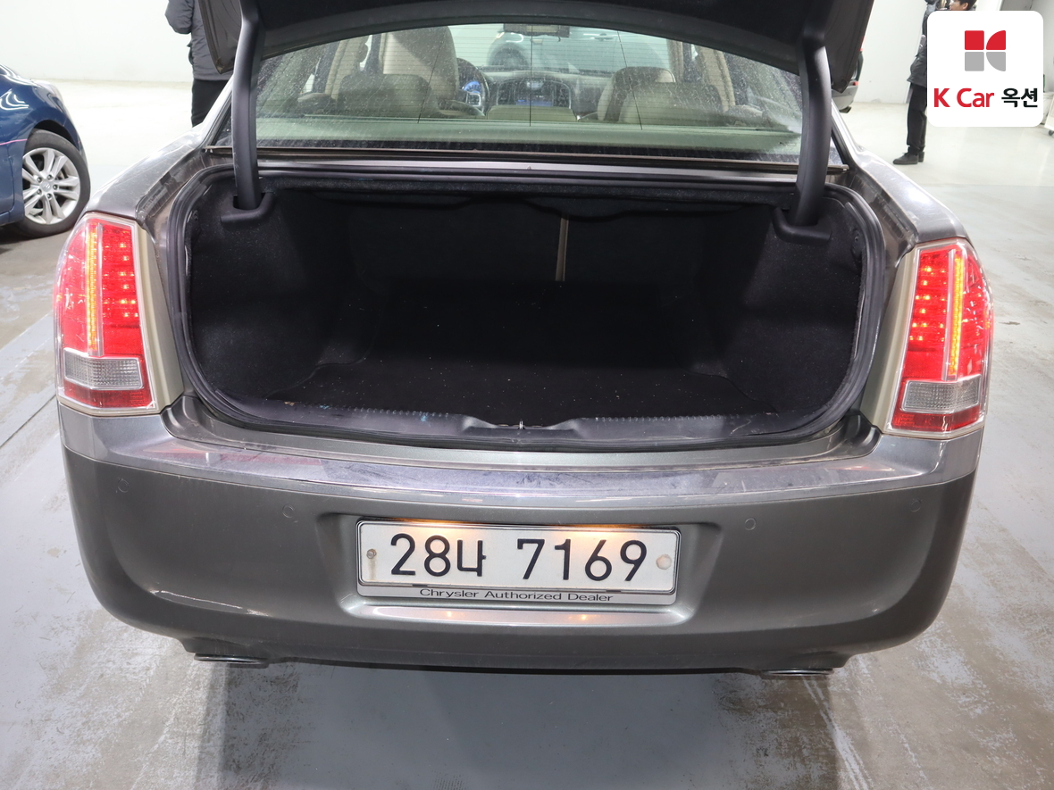 CHRYSLER 300C - 26