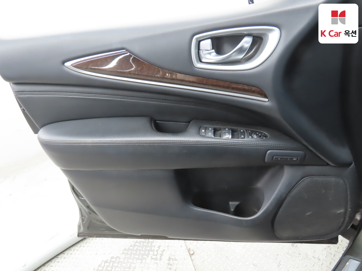 Infiniti QX60 - 8