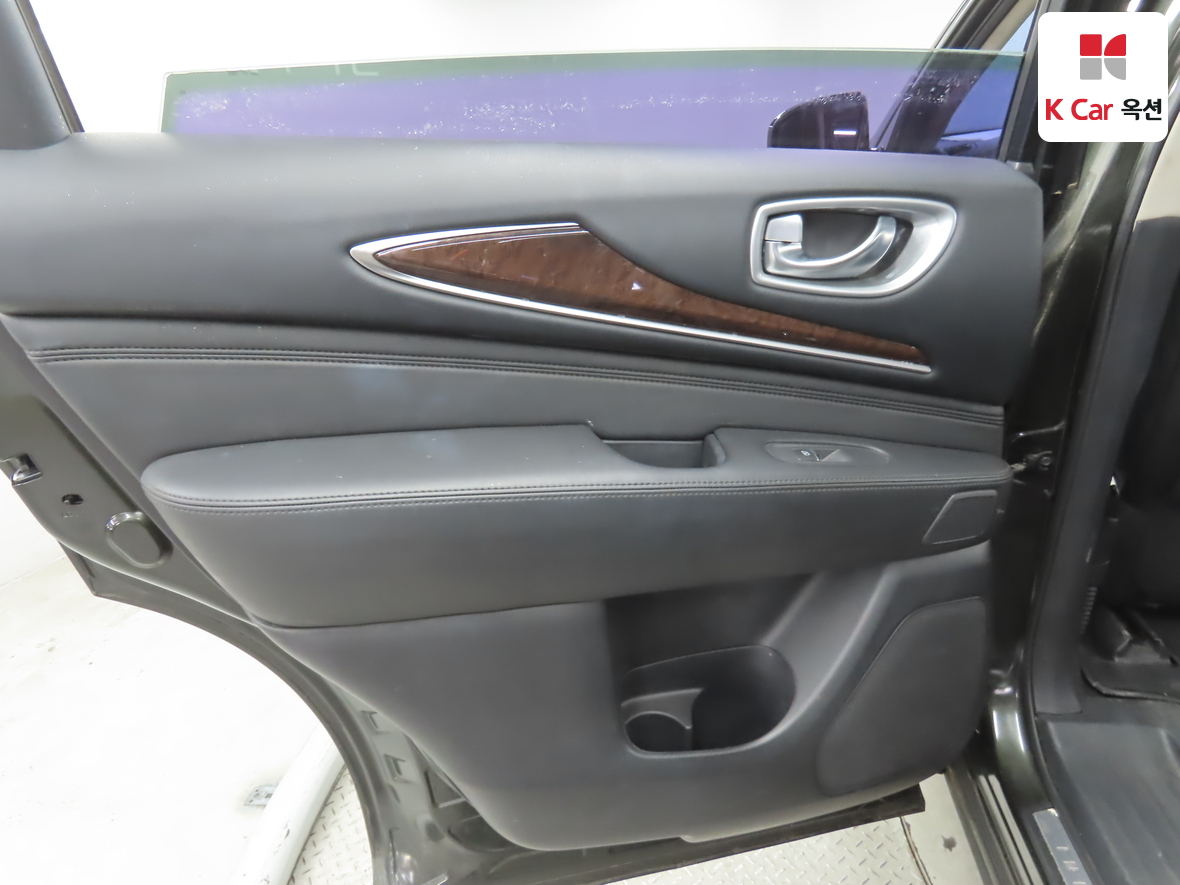 Infiniti QX60 - 24