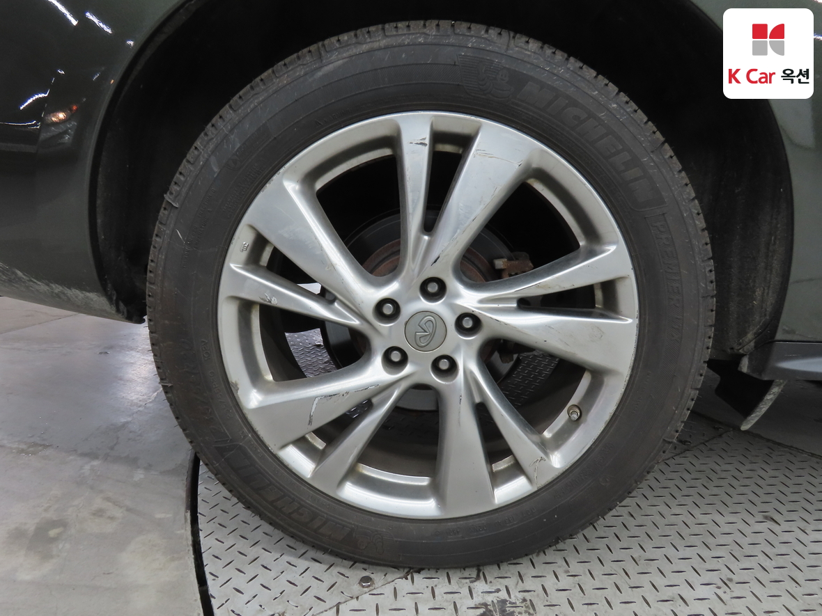 Infiniti QX60 - 50