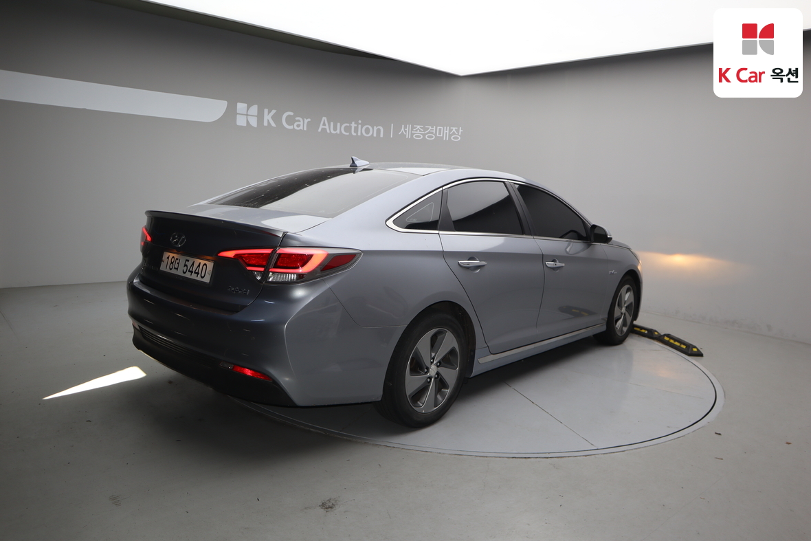 Hyundai Sonata 2015 - Image 2