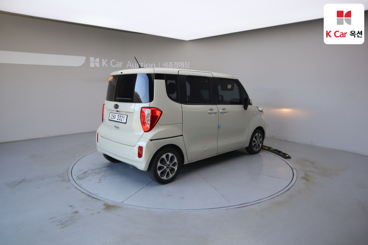 Kia Ray 2012 - Image 2