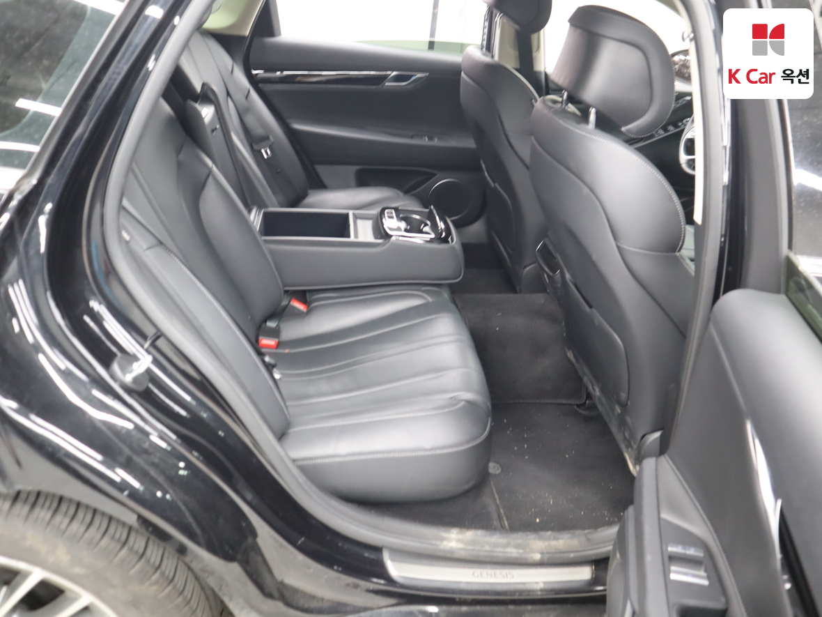 Genesis G80 - 30
