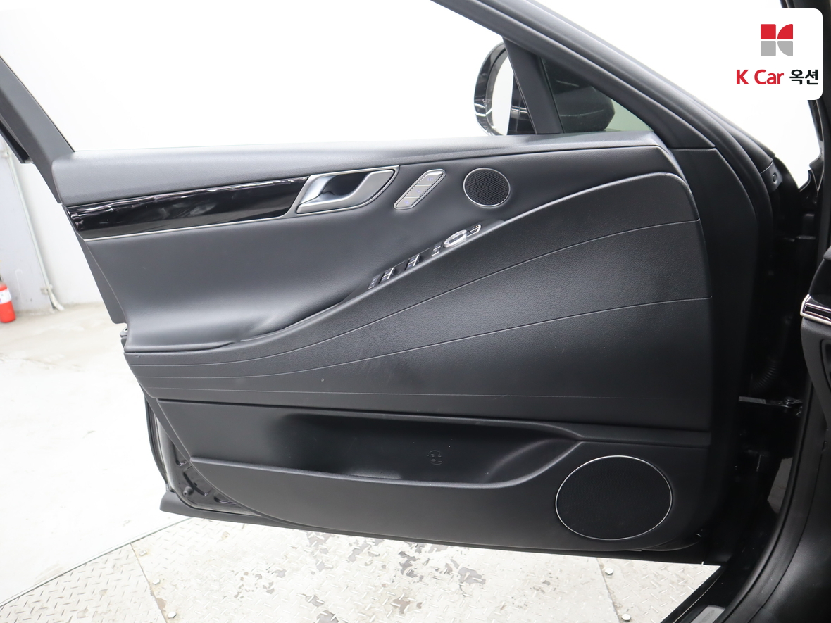 Genesis G80 - 8