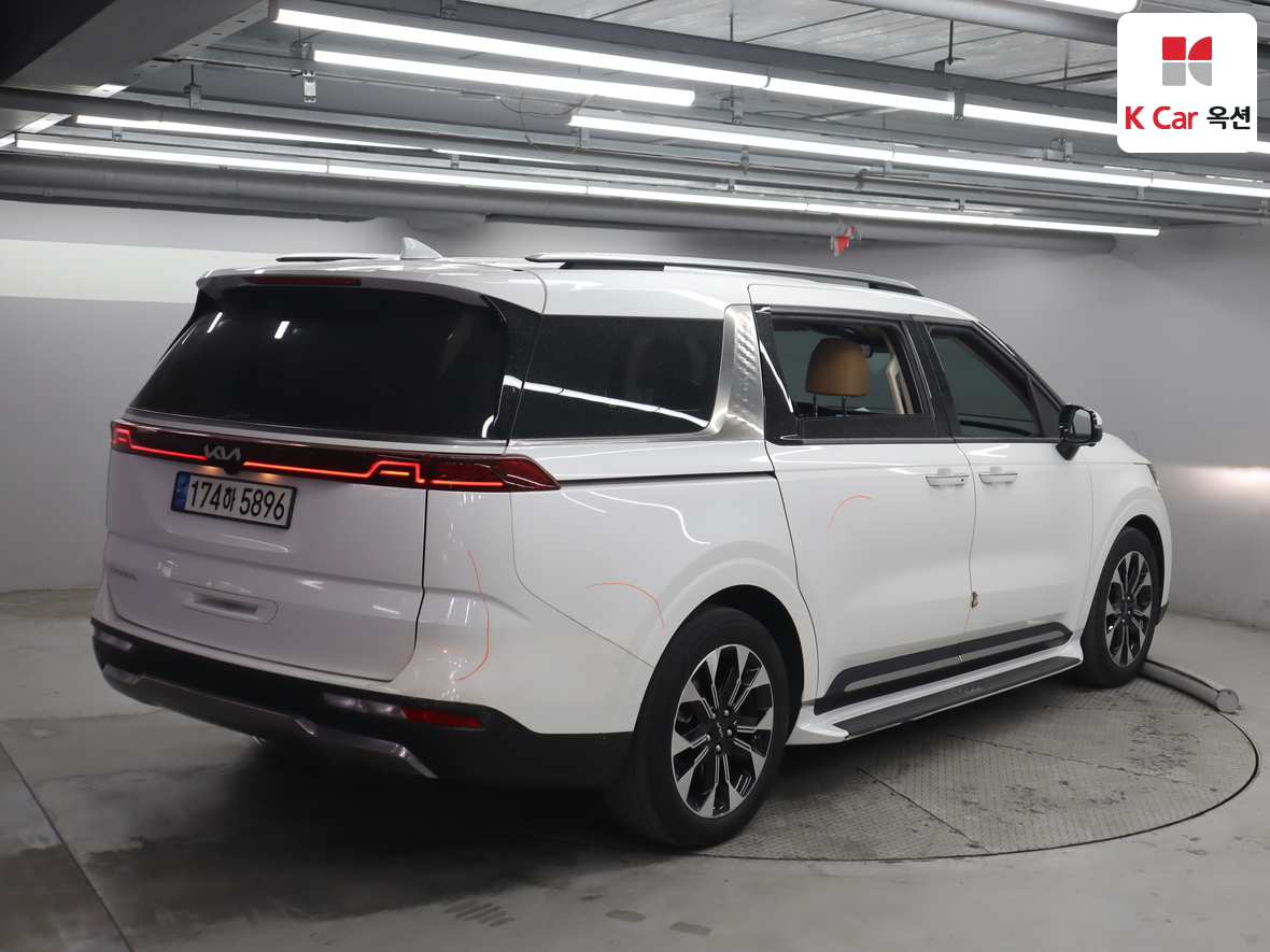 Kia Carnival 2023 - Image 2