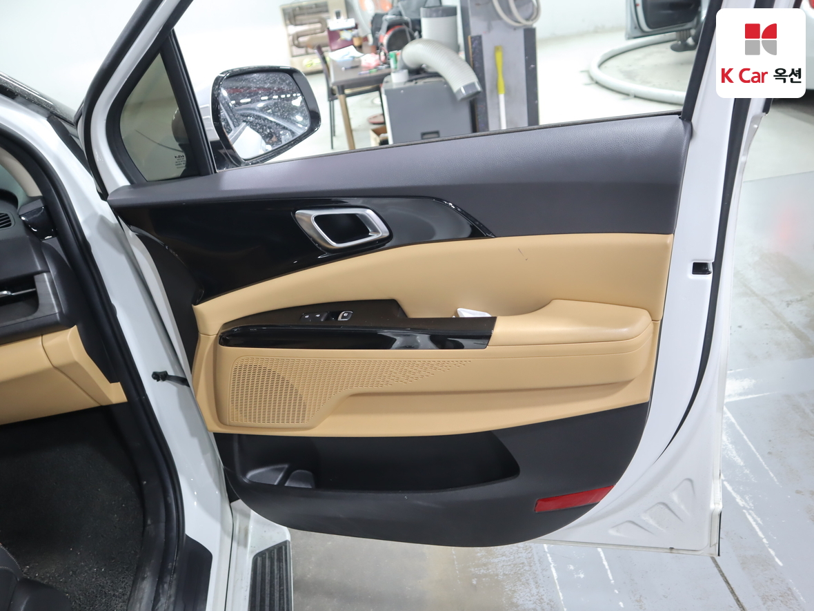 Kia Carnival 2023 - Image 28