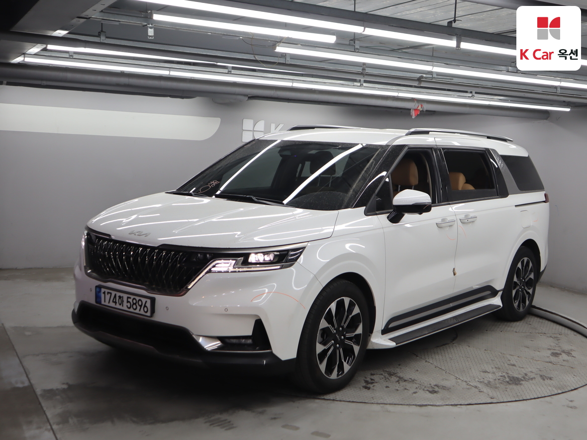 Kia Carnival 2023 - Image 1