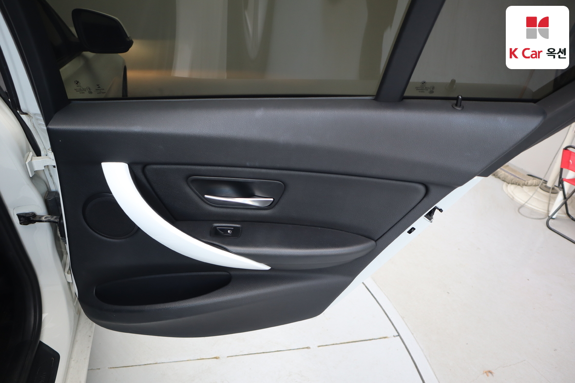 BMW 3 시리즈 - 30