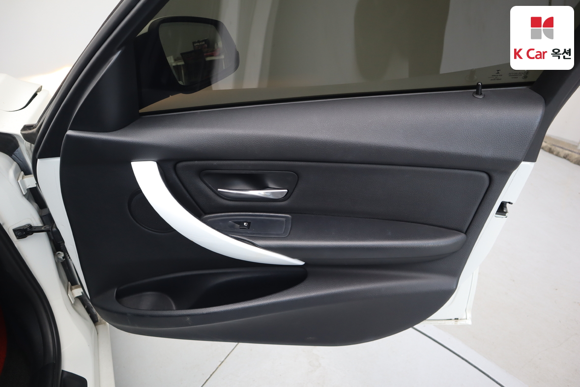 BMW 3 시리즈 - 32
