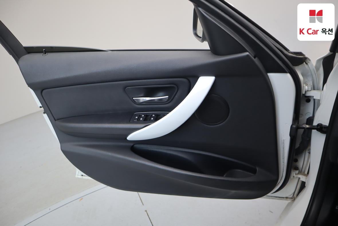 BMW 3 시리즈 - 8