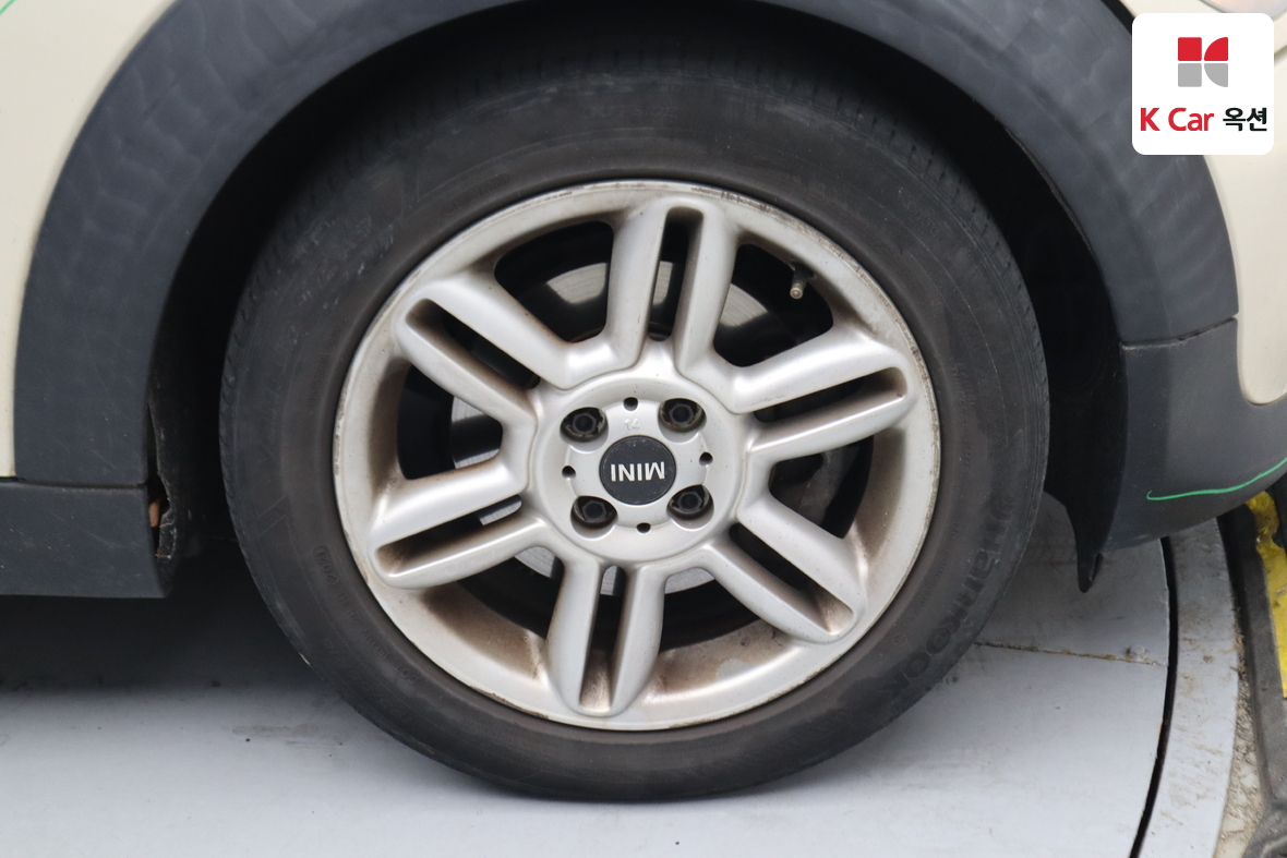 BMW MINI 2014 - Image 43