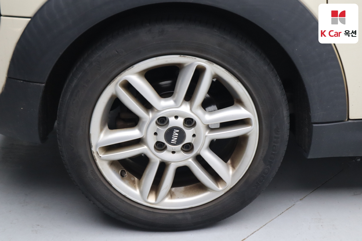 BMW MINI 2014 - Image 44