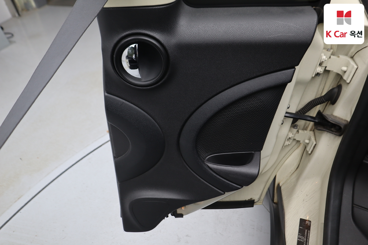 BMW MINI 2014 - Image 27