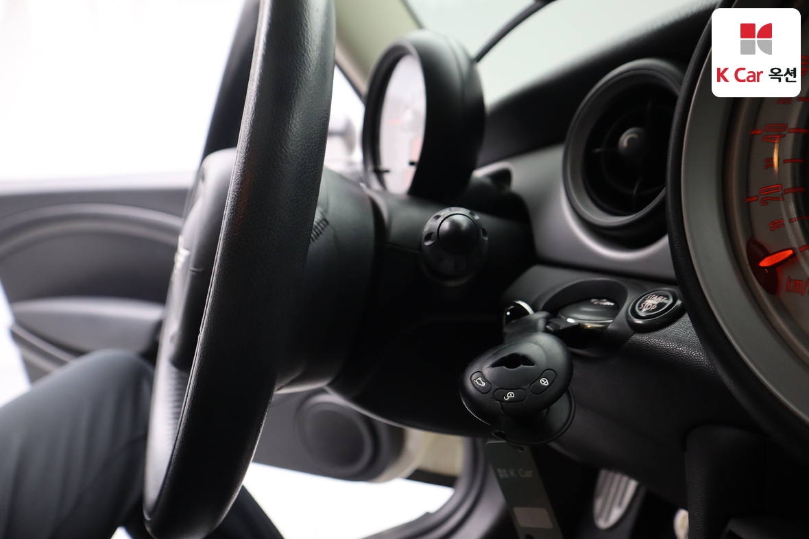 BMW MINI 2014 - Image 11