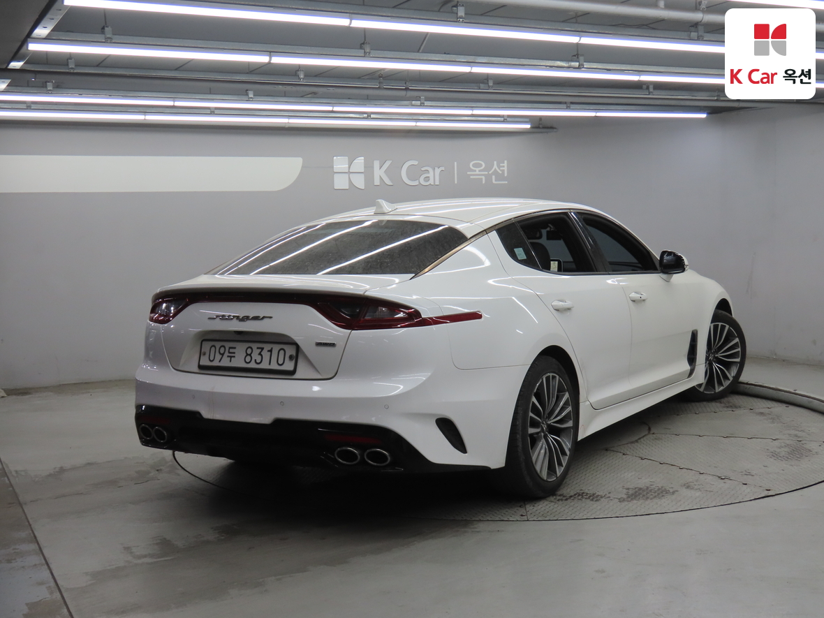 Kia Stinger - 2
