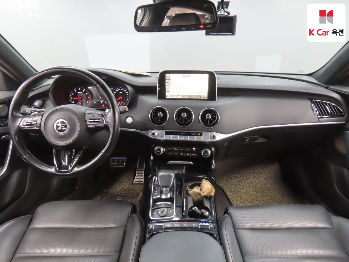 Kia Stinger - 3