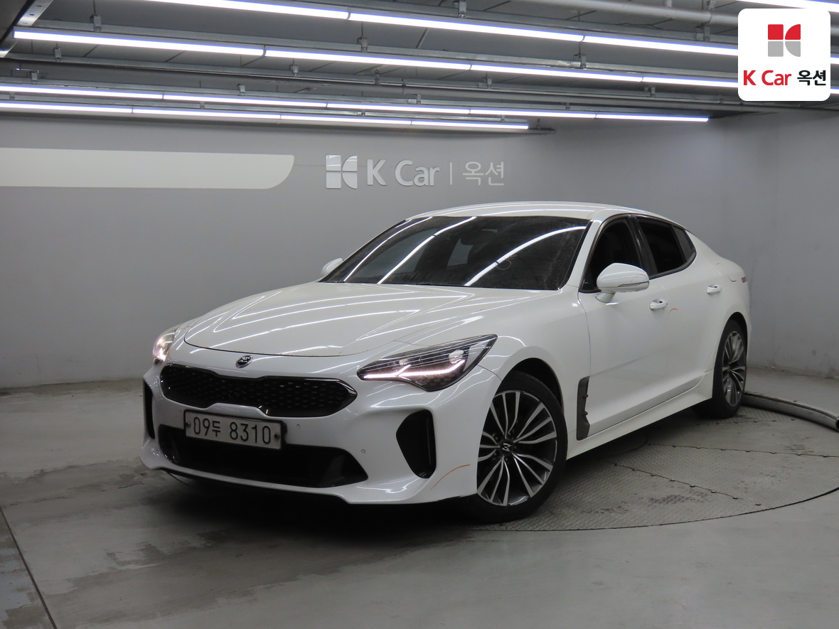 Kia Stinger - 1