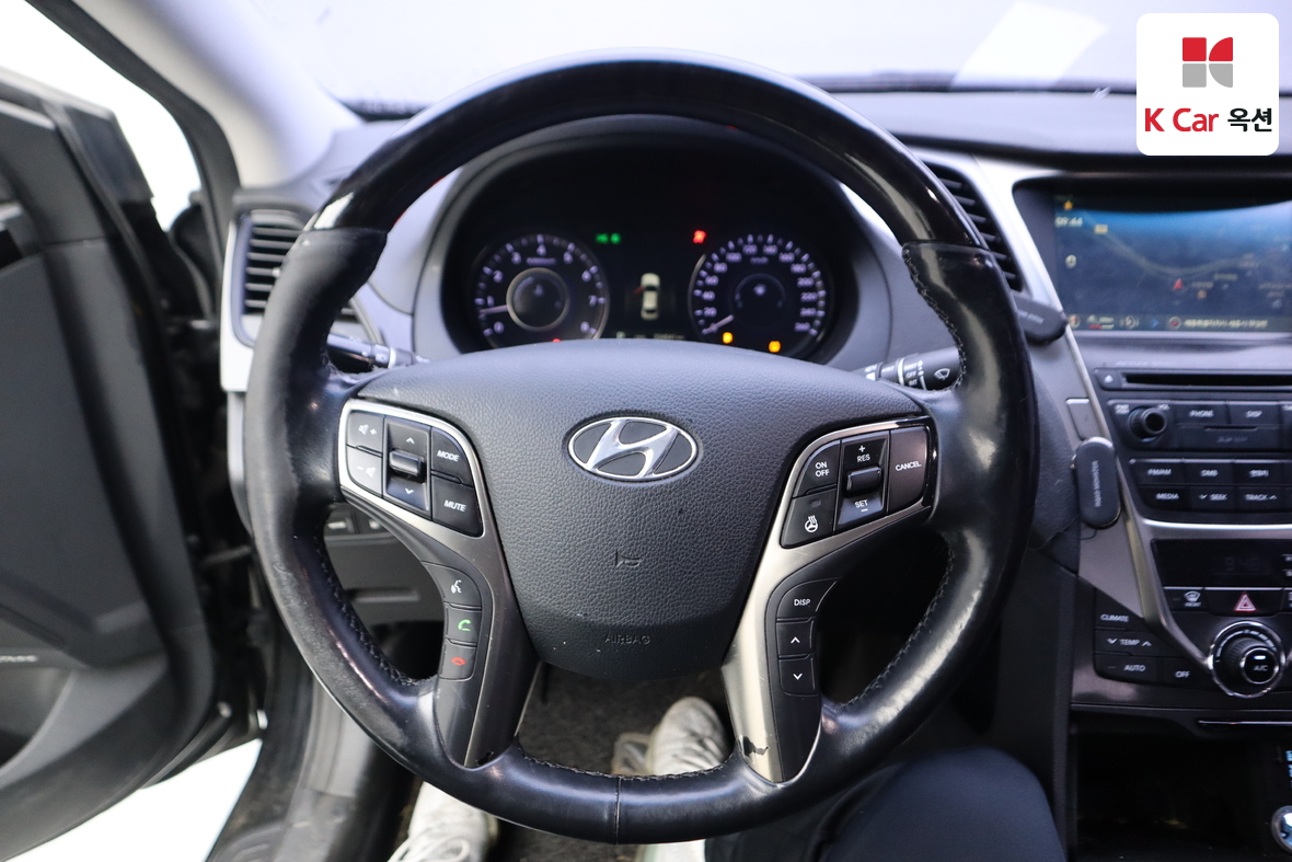 Hyundai AZERA 2014 - Image 10